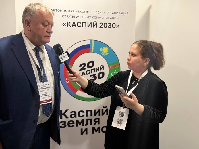    Профессор Российского университета транспорта, доктор экономических наук Петр Куренков. Источник фото: пресс-служба АНО СК «Каспий 2030».