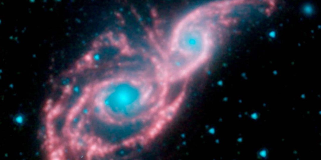 Полюбуйтесь на космическую "карнавальную маску"