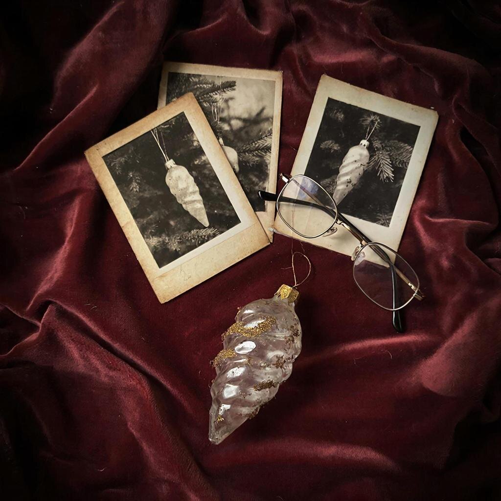 Возможно, сегодня, сочиняя историю о стеклянном космонавте, вы впервые заметите, как в вашем ребёнке просыпается неудержимый рассказчик, будущий писатель или проницательный психолог. Позитивное Будущее: дай ребёнку развиваться! 