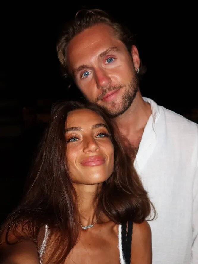    Влад Соколовский и его жена Ангелина Суркова заявили о том, что их семью преследуют неадекватные люди. Фото: соцсети