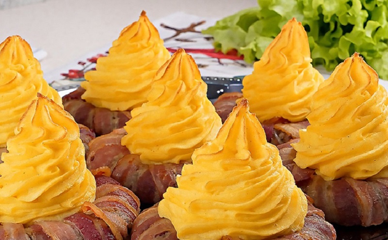 Праздничные кольца из фарша с картофельным пюре: ресторанный вкус на домашней кухне