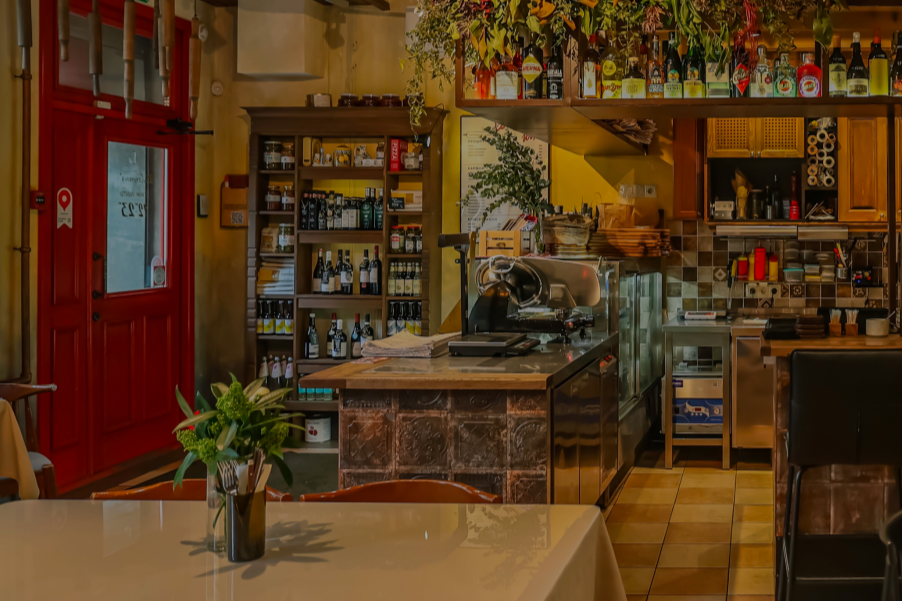 Интерьер ресторана «Прошуттерия» в Озерном переулке. Фото: соцсети проекта.