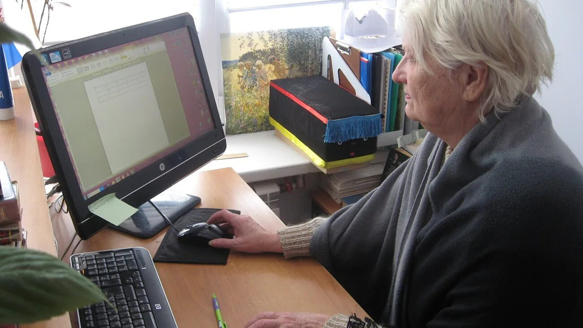 Кошелев советует пенсионерам подавать заявление о запрете сделок без личного участия