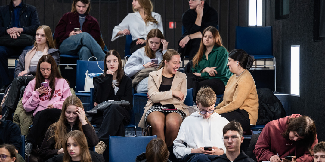 Итоги Российской недели кибербезопасности 2025: как кибербезопасность меняет искусство и образование