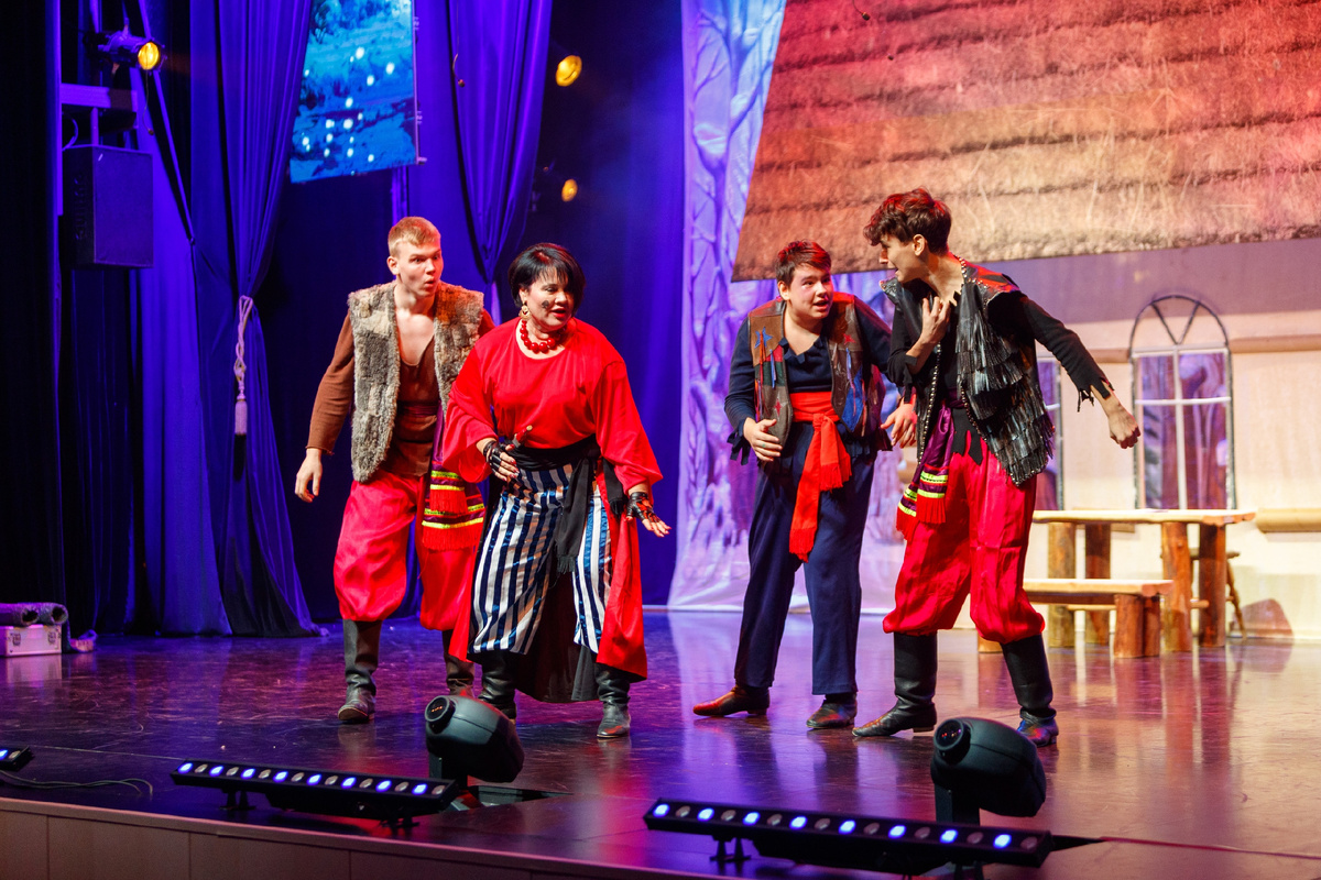 Творческое хобби стало для нашей коллеги важной миссией – дарить радость зрителям