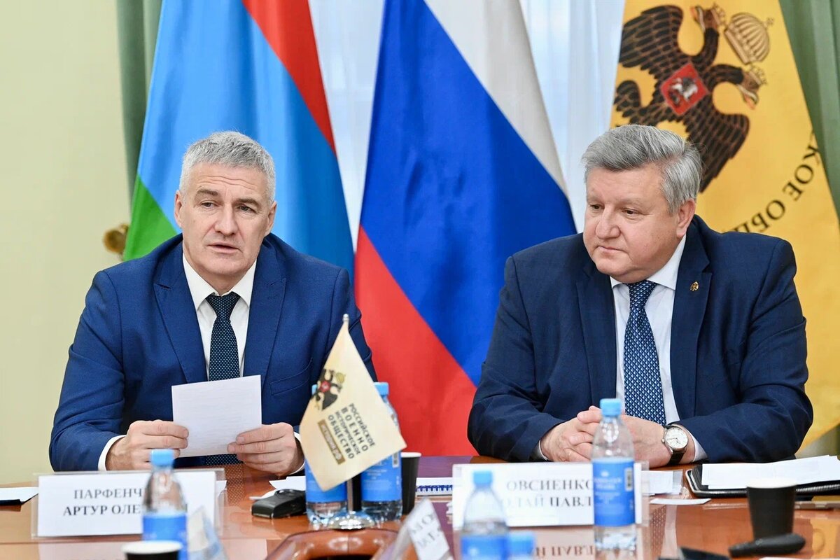    Артур Парфенчиков и Николай Овсиенко. Фото: "Республика" / Оксана Кудряшова