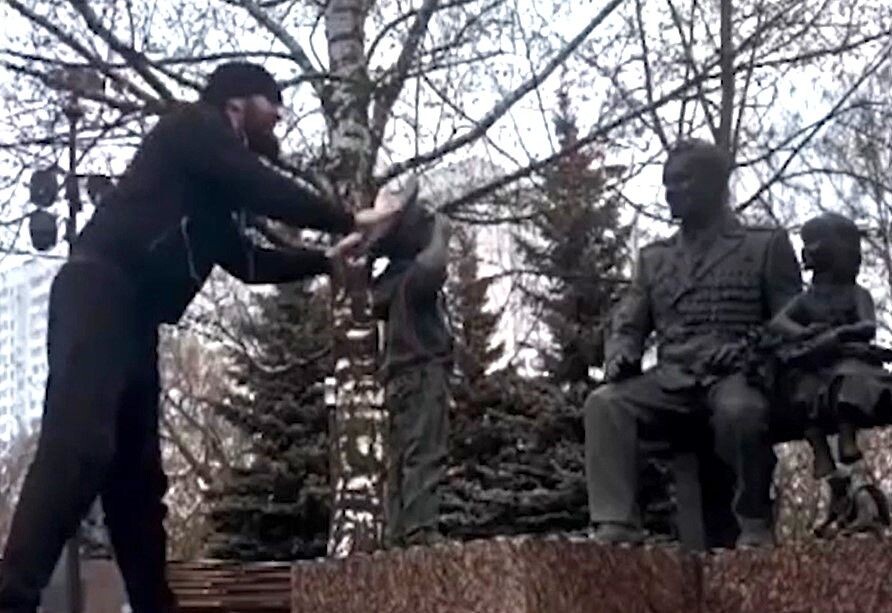     / Источник: Кадр из видео