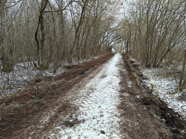    В Нововятском районе у стадиона «Заря» сделали временную парковку