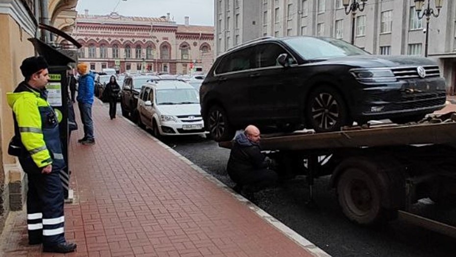    С платной парковки Петербурга 5 декабря эвакуировали 21 машину Автор фото: комитет по транспорту Петербурга