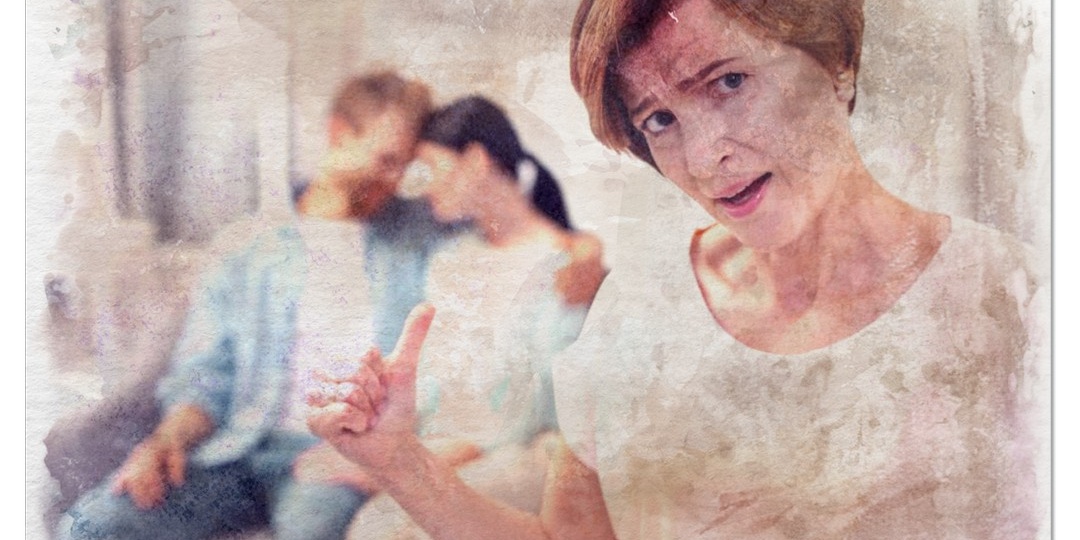 — Разводись, сынок! Другую жену тебе найдем. С приданым!