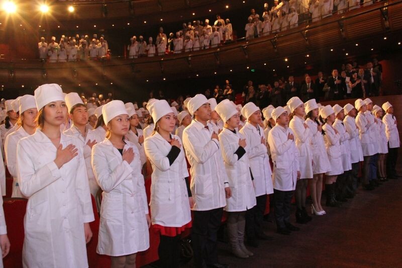 Врачи дают клятву