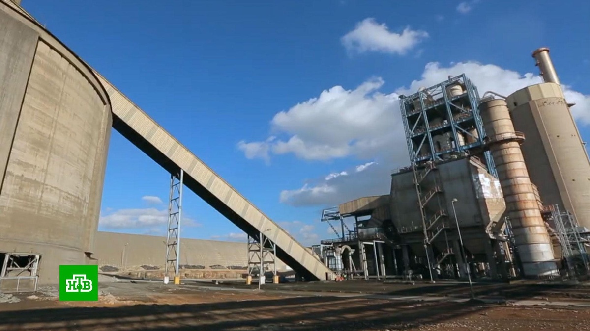    Во Франции судят производителя цемента Lafarge за спонсирование ИГИЛ