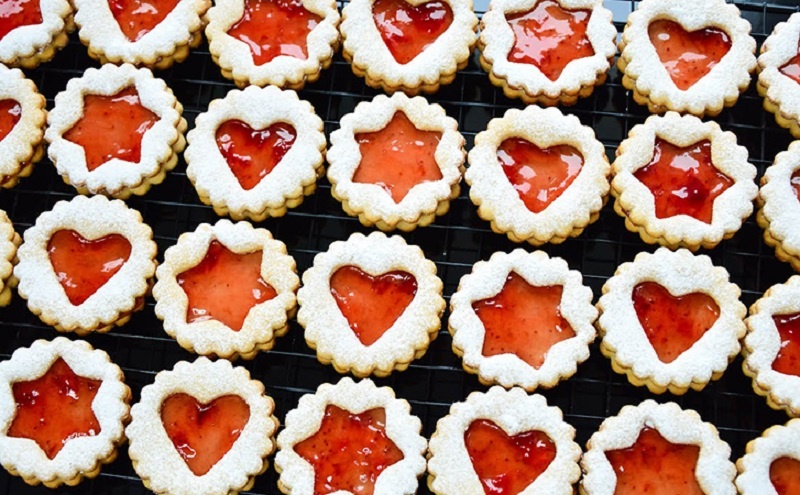 Праздничное печенье из простых продуктов: как удивить и порадовать детей к Новому году