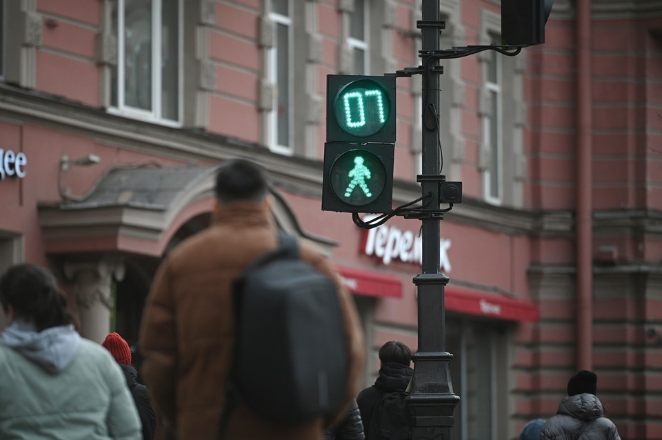    В Петербурге появились инновационные светофоры. Алексей БУЛАТОВ