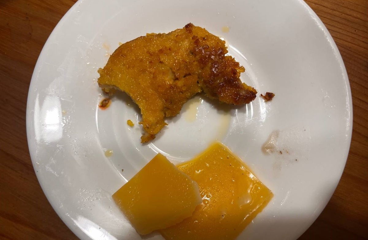 К сожалению, поздно вспомнил про котлеты в сухарях. Только такое фото...