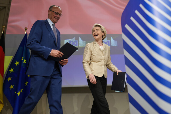 Канцлер Германии Фридрих Мерц и глава Еврокомиссии Урсула фон дер Ляйен / Virginia Mayo/AP 