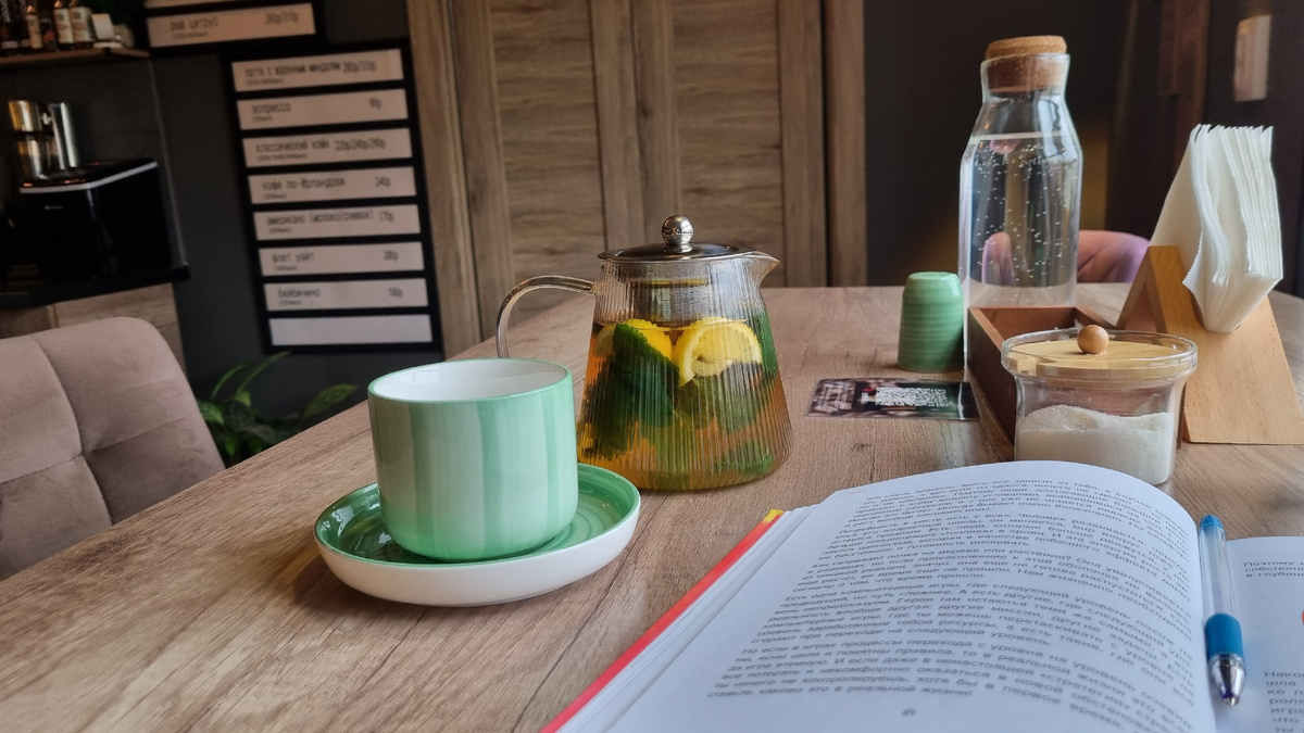 Куркуму и имбирь добавляю молотые, продаются в любом магазине, как приправа