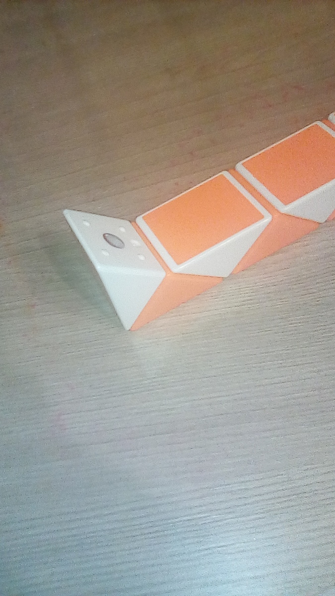 Этап 2: отсчитать 2 верхнего треугольника и там загнуть.