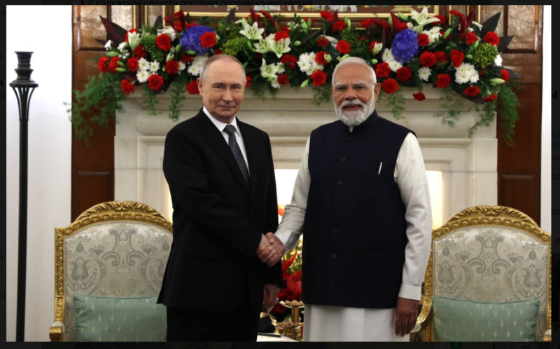    Кадр встречи. Скриншот: Телеграм-канал "ВЫ СЛУШАЛИ МАЯК"