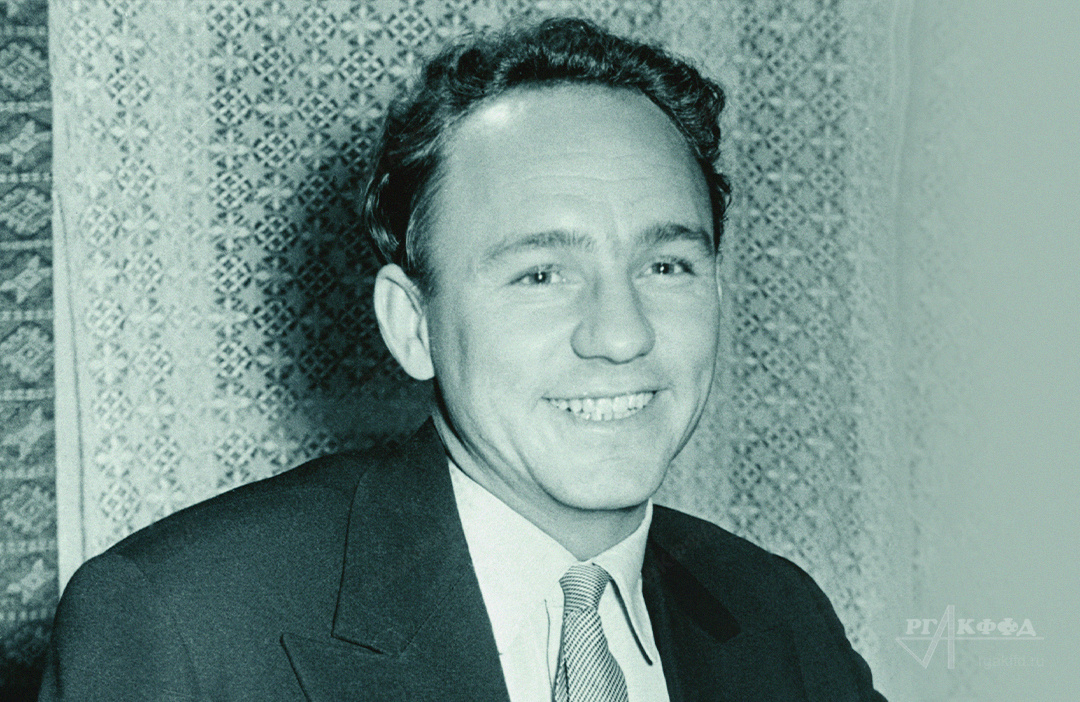 Советский киноактёр Н.Н. Рыбников (портрет) / Январь 1958 г. / Фотограф: Б.А. Виленкин / РГАКФФД. Арх.№ 0-273254