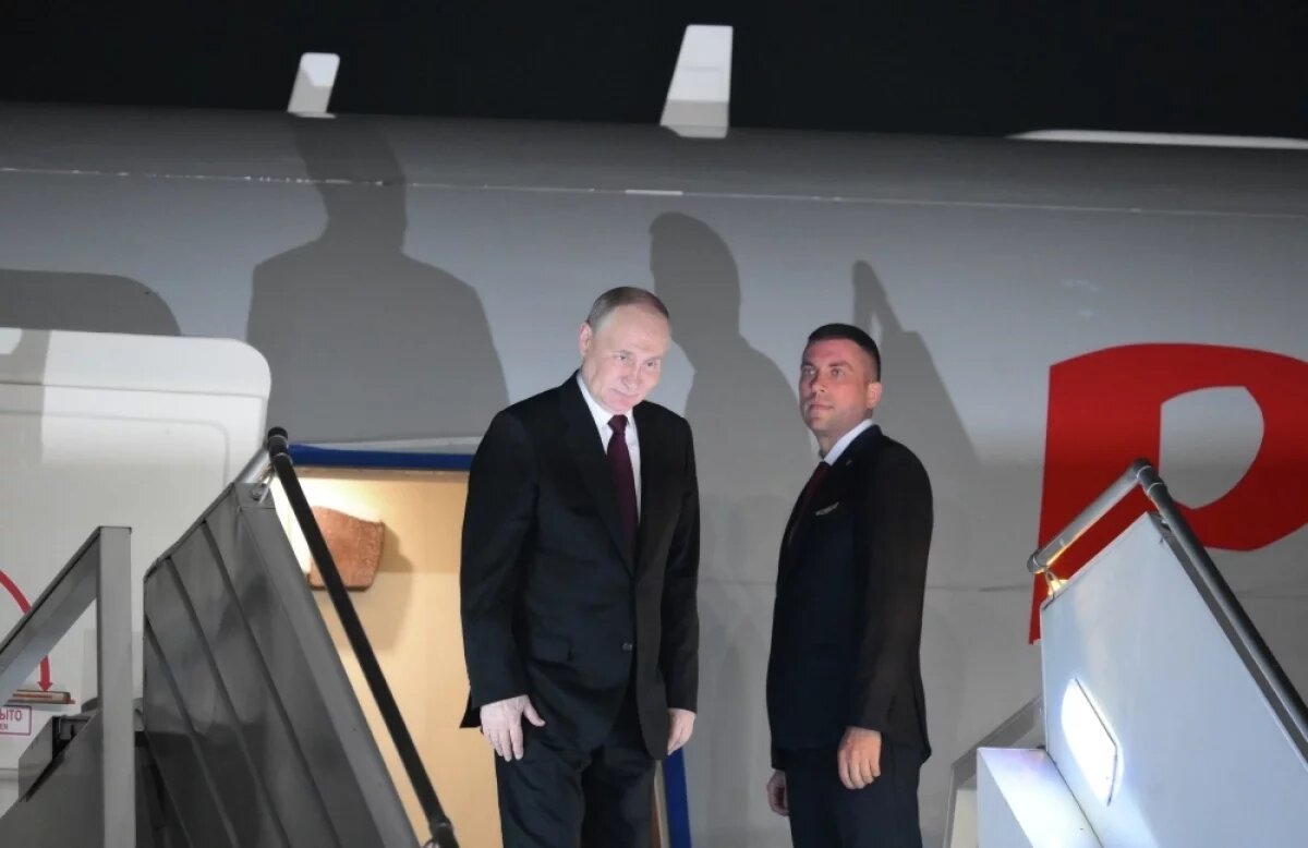    Владимир Путин завершил двухдневный визит в Индию