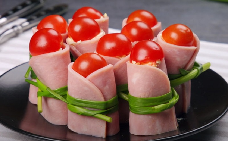 Простые и быстрые бюджетные закуски на праздничный стол, которые удивят гостей  