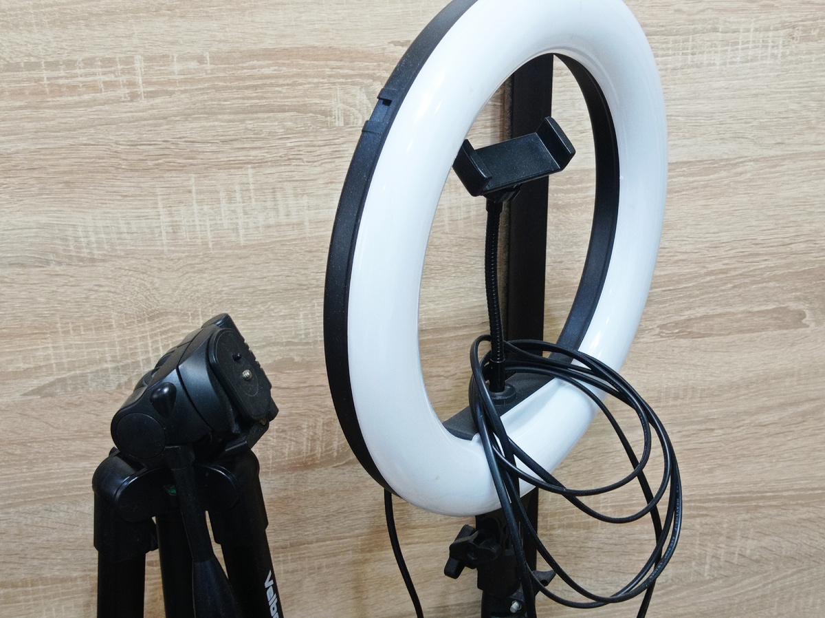 Кольцевая лампа и штатив