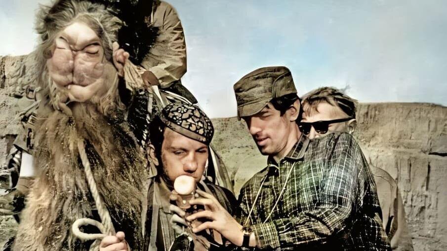 Автор сценария и второй режиссер фильма Георгий Данелия на съемках 