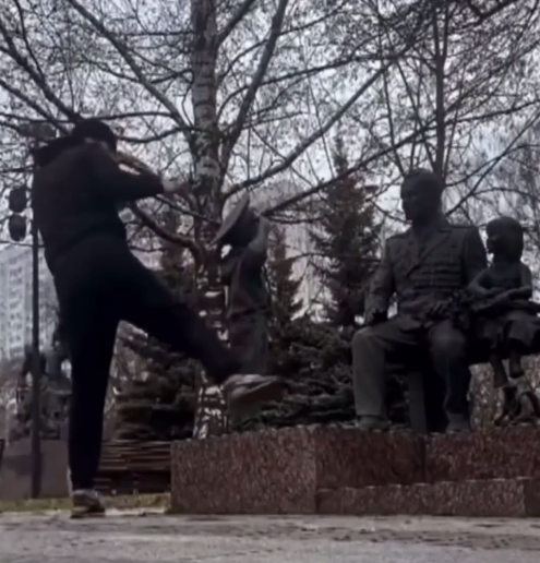    Скриншот видео: t.me/mnogonazi/28284