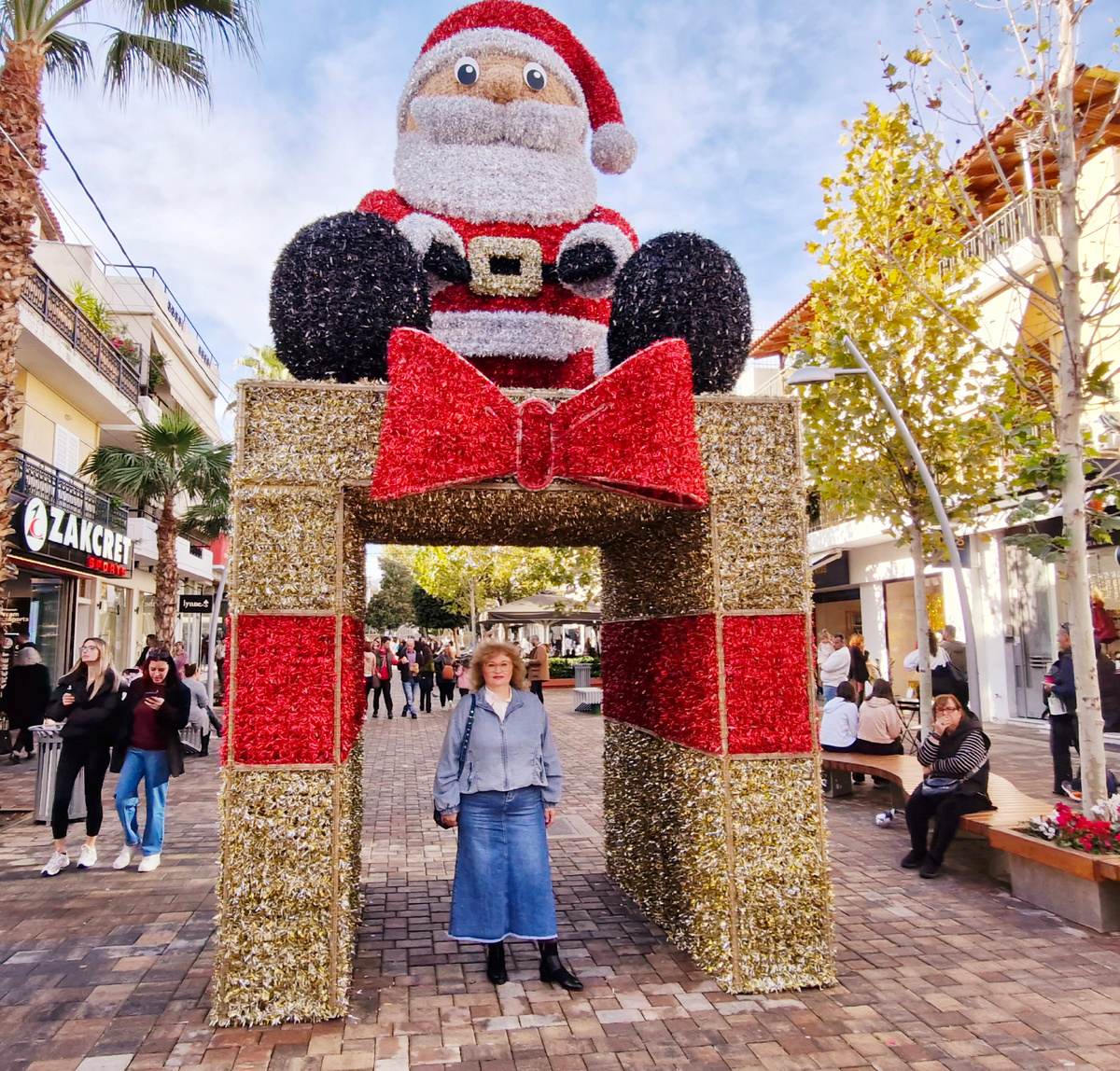 Чувствуется приближение праздника в центре Афин