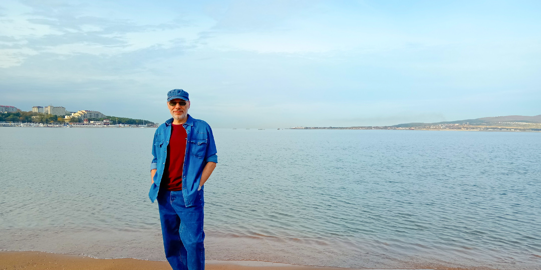 Муж был сильно возмущён поступком и словами жены и выгнал её из дома, забыв, что она хозяйка квартиры