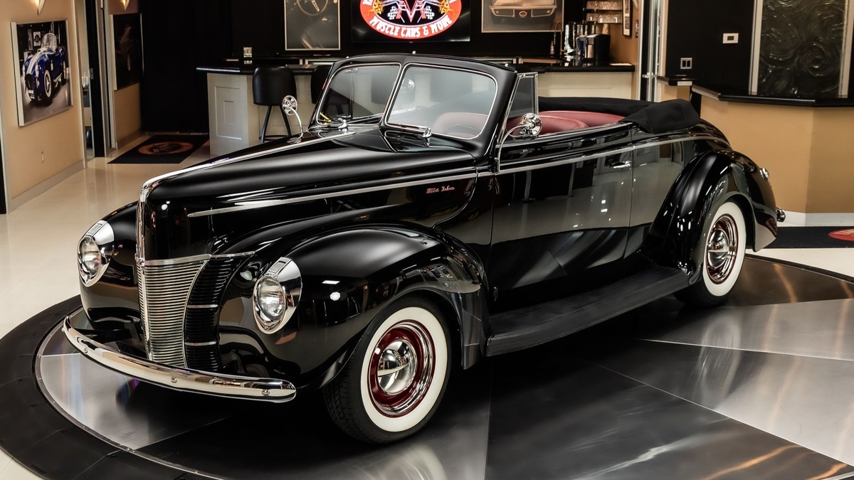 Ford De Luxe 1940 года