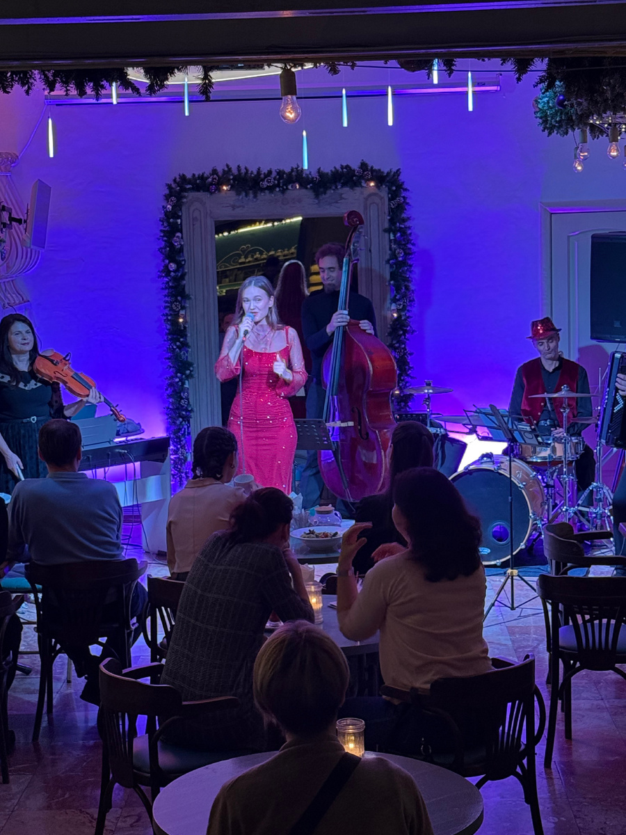 Фото из личного архива: арт - кафе в Севастополе