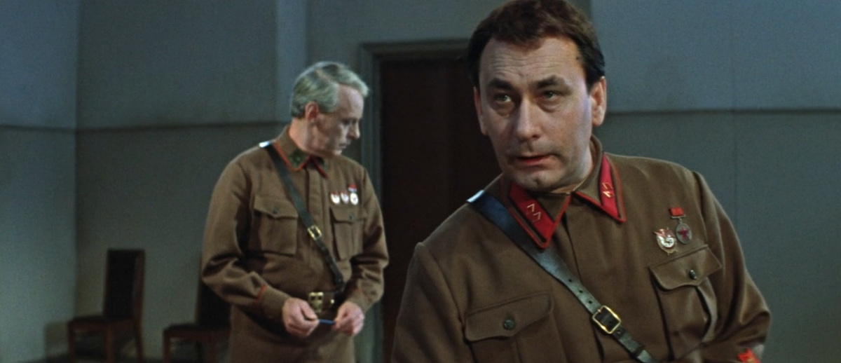 Кадр из кинофильма "Фронт без флангов", 1974 г., режиссер Игорь Гостев, сценарист Семён Днепров, композитор Вениамин Баснер (скриншот) 