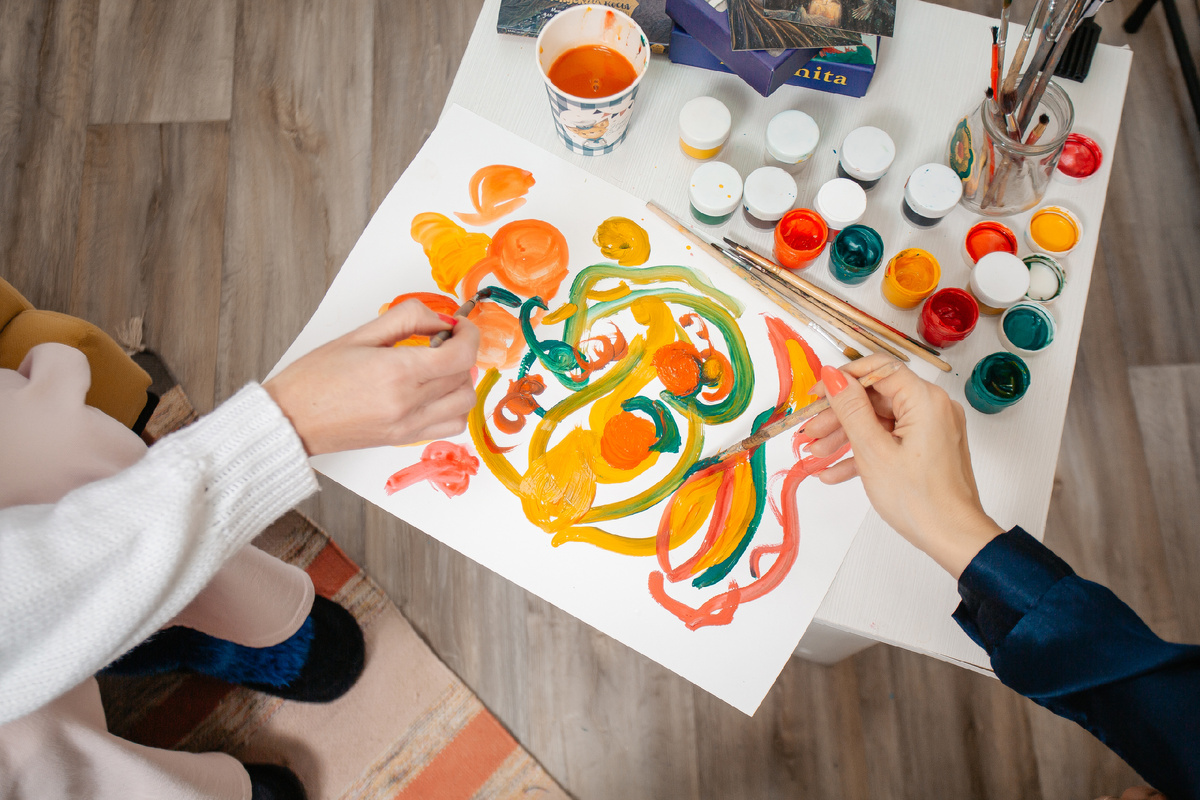 Из фото архива студии Искусство психологии