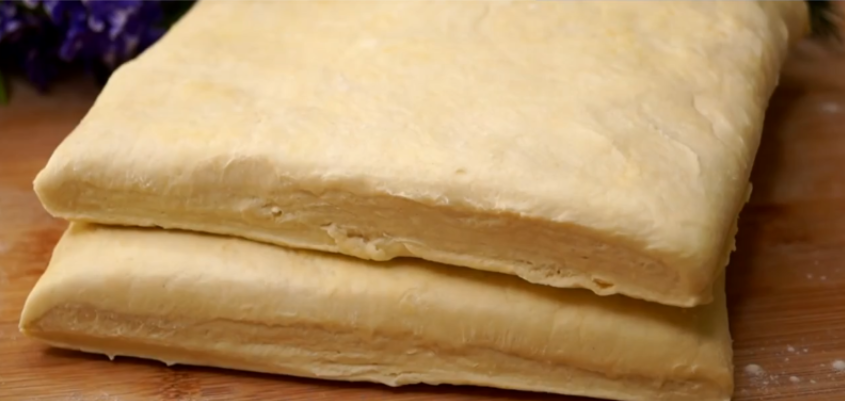 Слоенное тесто без раскатки: Всё перемешиваю и тесто готово, подходит для сладкой и соленой начинки...
