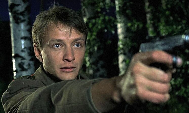 После фильма "Граница. Таёжный роман", молодой и обаятельный актёр стал звездой