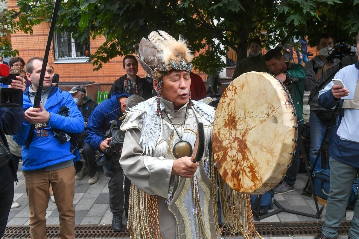 Так Михаила Ефремова провожали в места не столь отдаленные / mkagency / Фотограф: Сергей Киселев