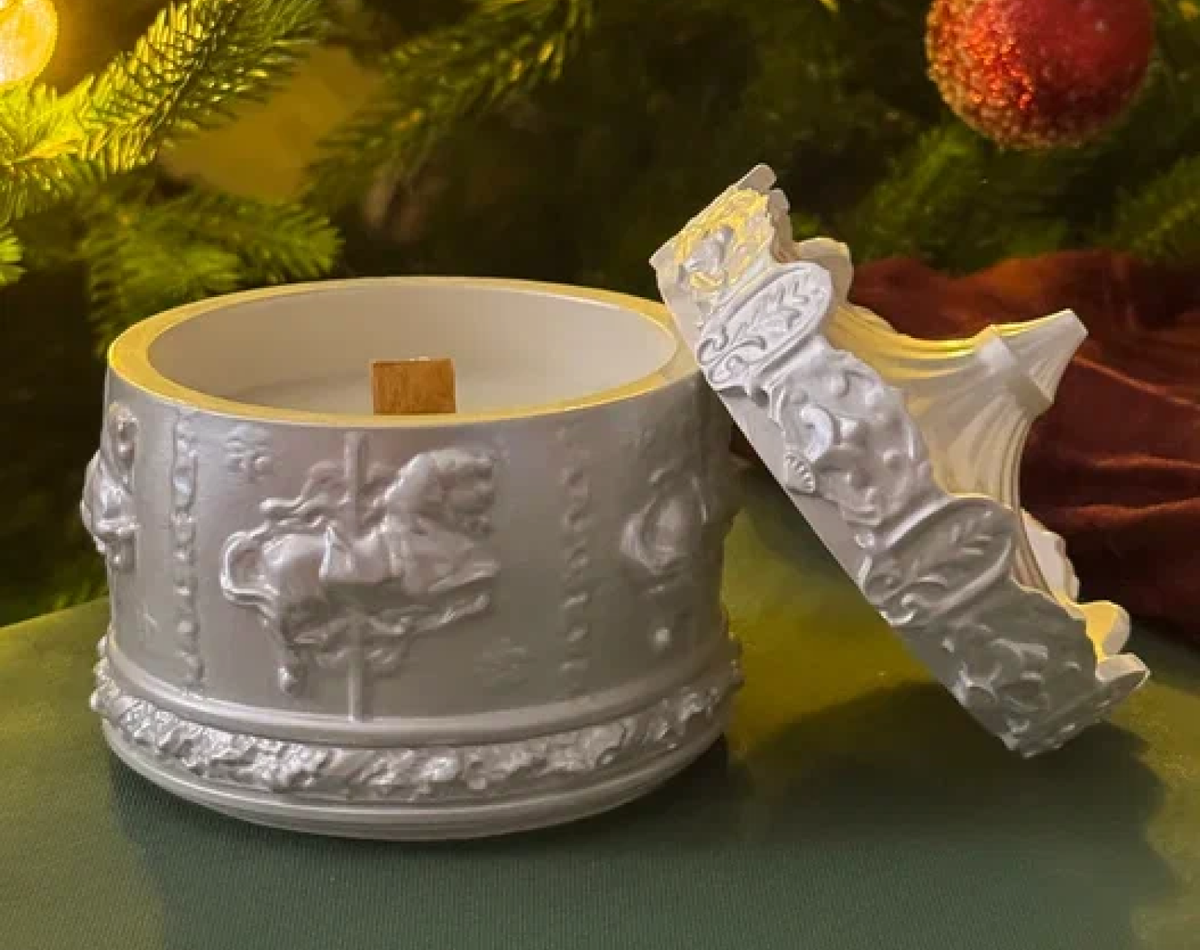 Свеча "Карусель" в гипсовом подсвечнике от Candlezl