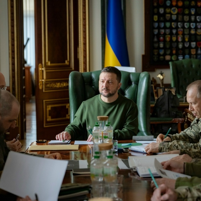 Владимир Зеленский на совещании