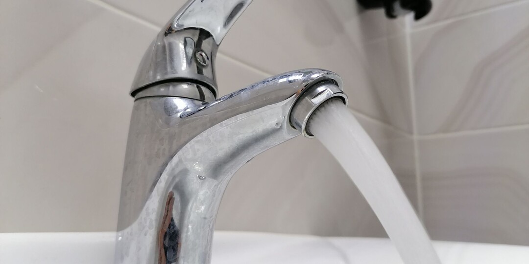 Плата за воду в квартирах без счетчиков утраивается в России