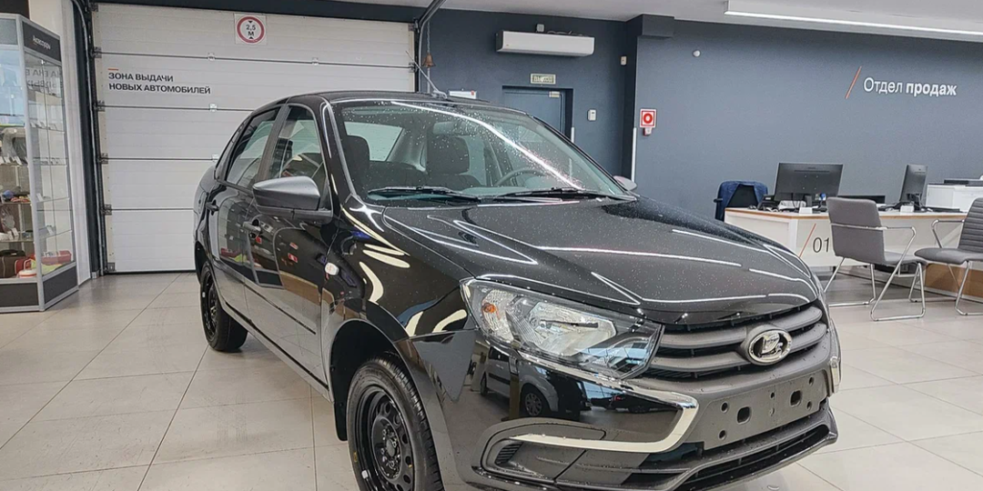 Посчитал кредит на «пустую» Гранту. Переплата за 5 лет - более 1.000.000 рублей. Народный автомобиль стал недоступной роскошью