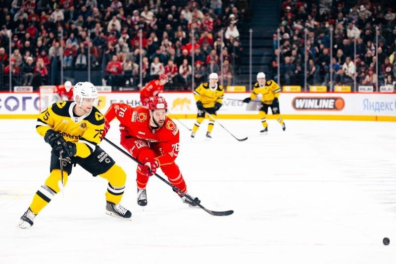    Фото пресс-служба ХК «Автомобилист» / Игровой момент