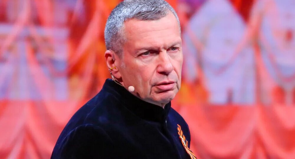 Соловьёв орал в гневе, услышав эту шутку. Вика Цыганова сказала тихо, но сильно