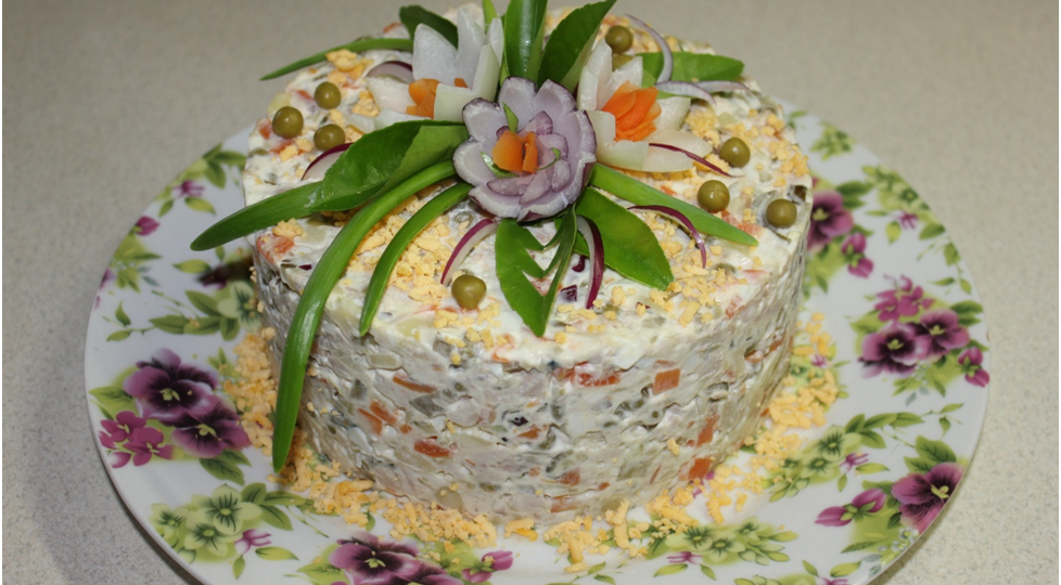 Салат "Столичный".