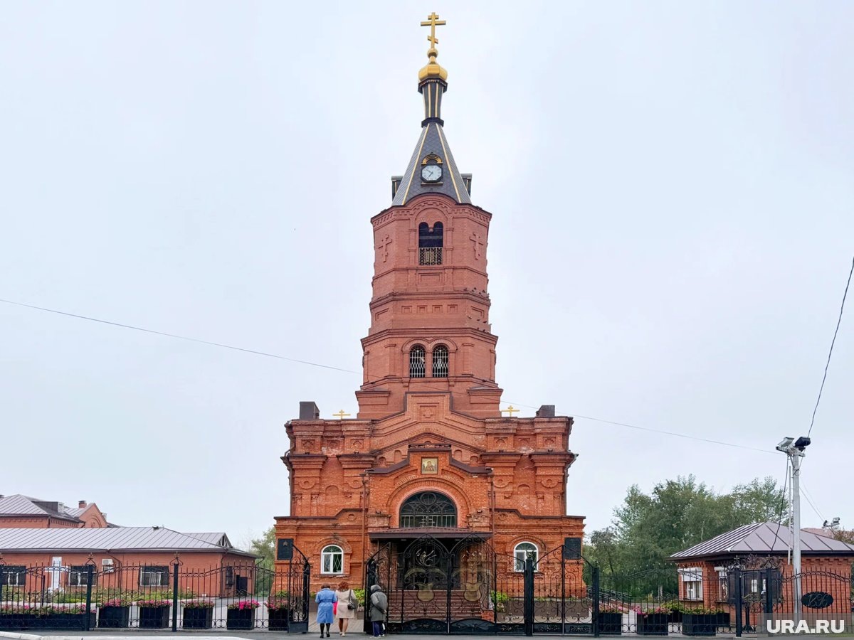    В настоящее время архитектурой можно любоваться и ночью — храм имеет специальную подсветку