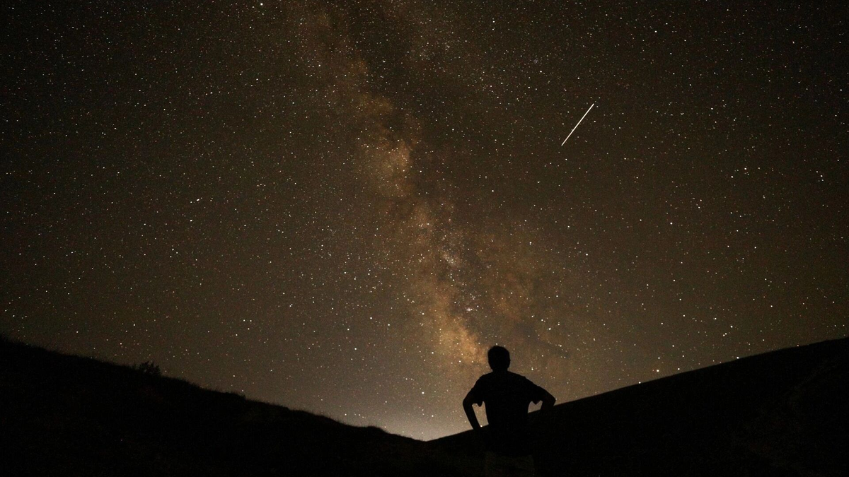 Астрономы уже пересматривают привычные теории образования комет после того, как новые наблюдения за 3I/ATLAS выявили необычайно интенсивную и масштабную активность. Фото: Мальгавко Сергей. Сергей Мальгавко/ТАСС