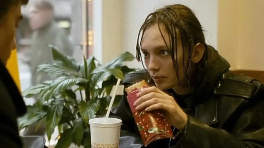    Кадр из к/ф "Брат" (1997). Режиссёр Алексей Балабанов, "СТВ"