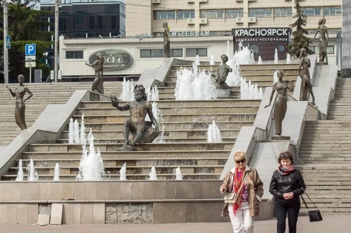    «Главным архитектором фонтана «Реки Сибири» был Арэг Демирханов, а над скульптурами работала команда: Константин Зинич, Виктор Мосиелев, Алексей Ничепорчук и я», – вспоминает Андрей Кияницын.