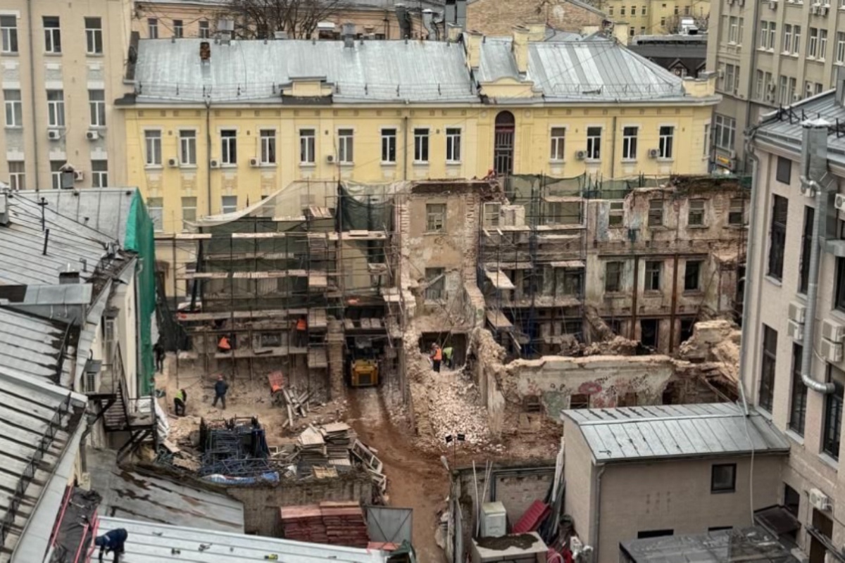    Фасадная стена - все, что осталось от дома архитектора Матвея Казакова. Без этого зодчего сложно представить Москву. / hraniteli-nasledia.com